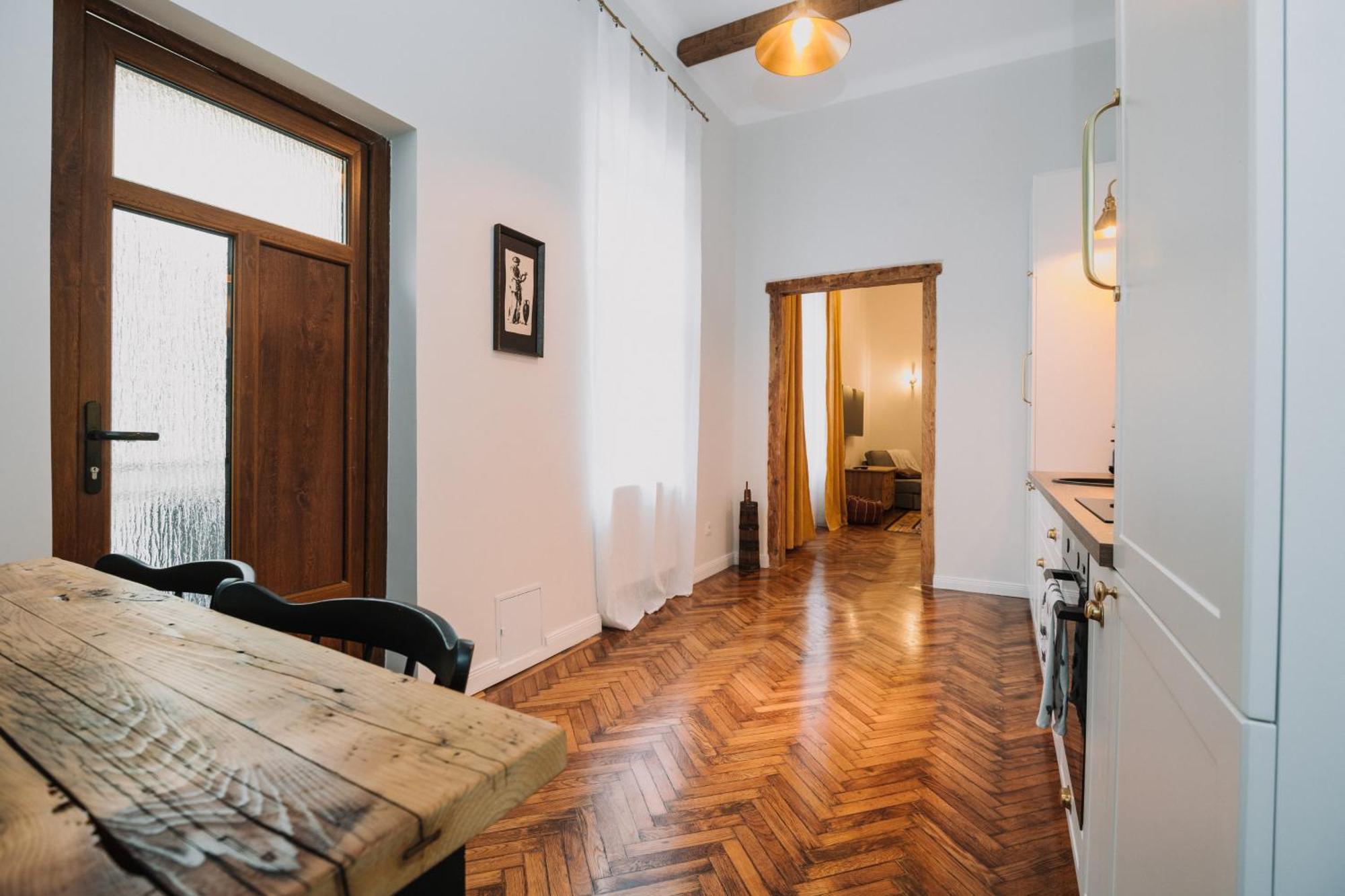 Old Town Central Apartment Клуж-Напока Екстериор снимка