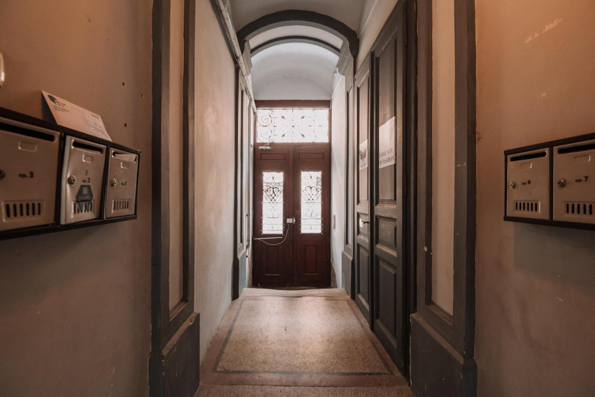 Old Town Central Apartment Клуж-Напока Екстериор снимка