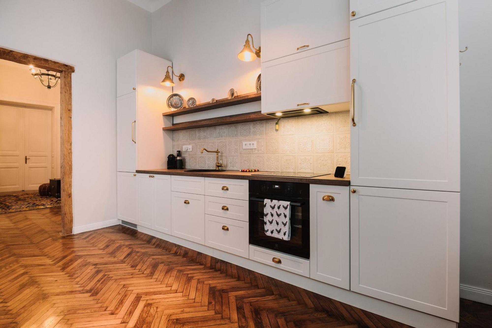 Old Town Central Apartment Клуж-Напока Екстериор снимка